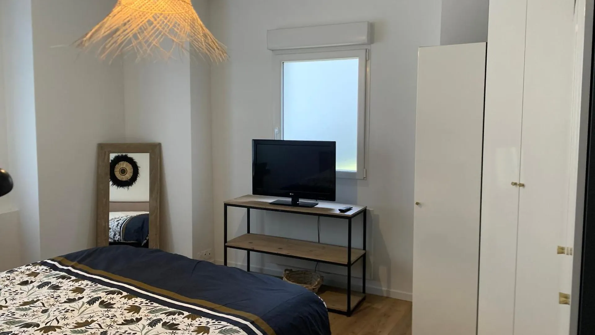 Appartement En Rdc Chaleureux A 100M Des Plages Et Du Centre Ville contacts